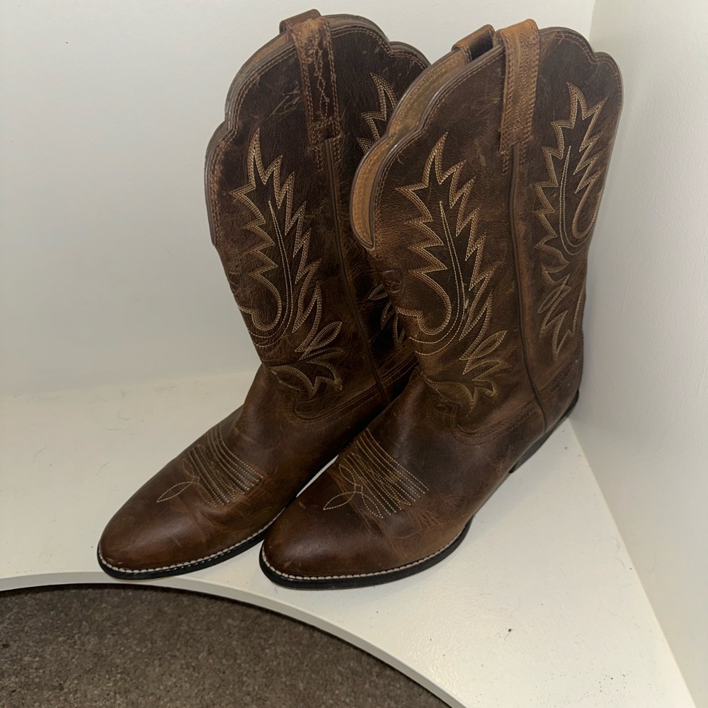Heritage R Toe Western Boot